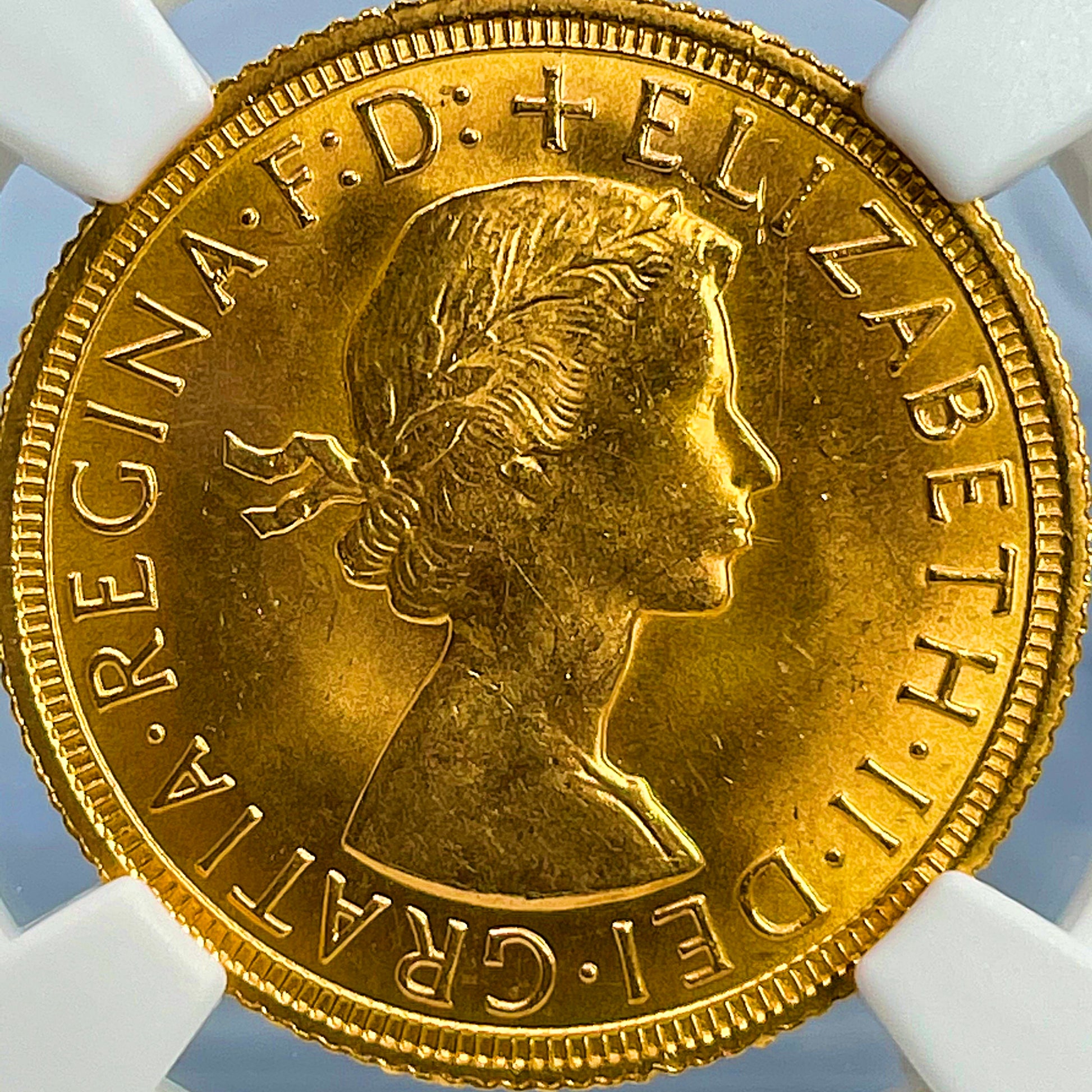 1968年 イギリス エリザベス二世 ソブリン金貨 NGC鑑定 MS65 ヤング 